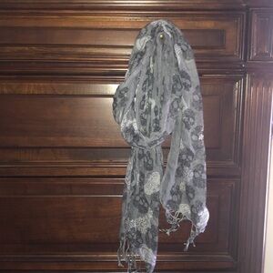 Skull scarf